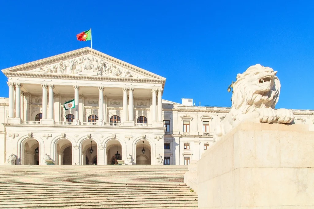 The end of the portuguese nhr scheme
