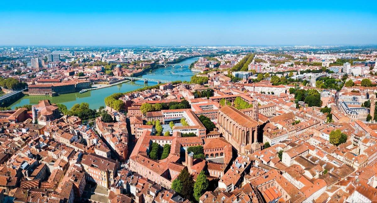 Retiring to France From the UK: Advice for a Smooth Relocation